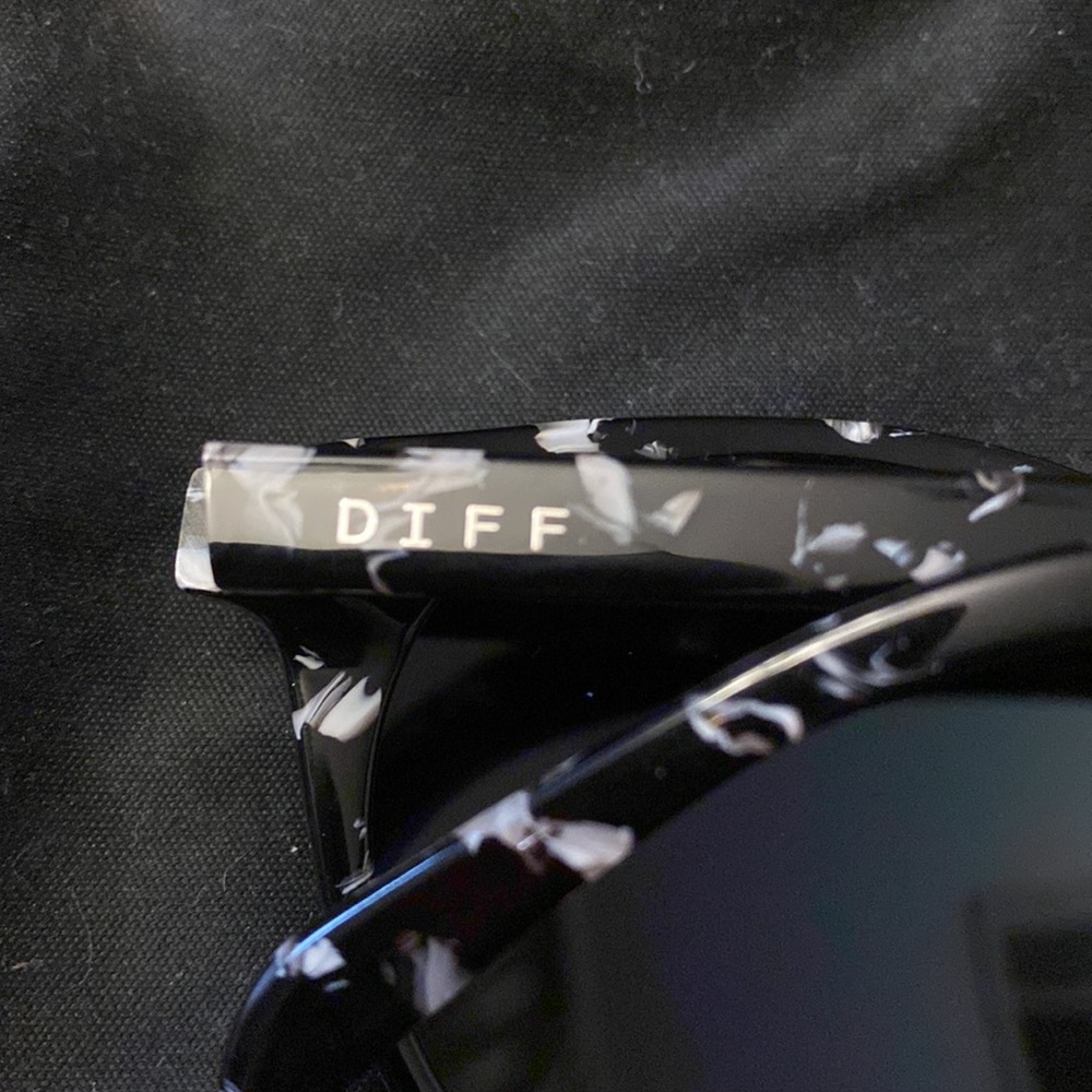 Diff Sunglasses - image 3